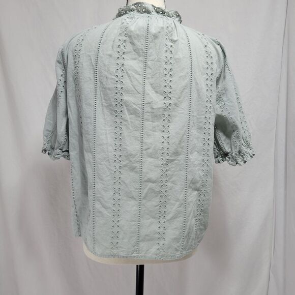Universal Threads sage green eyelet short sleeve pullover blouse, size S - Picture 2 of 6